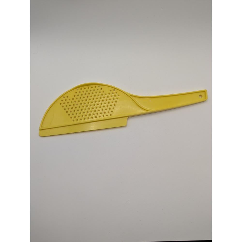 Vintage Rubbermaid Yellow Pot Strainer Handheld Pasta Drainer 1907-3 USA Made